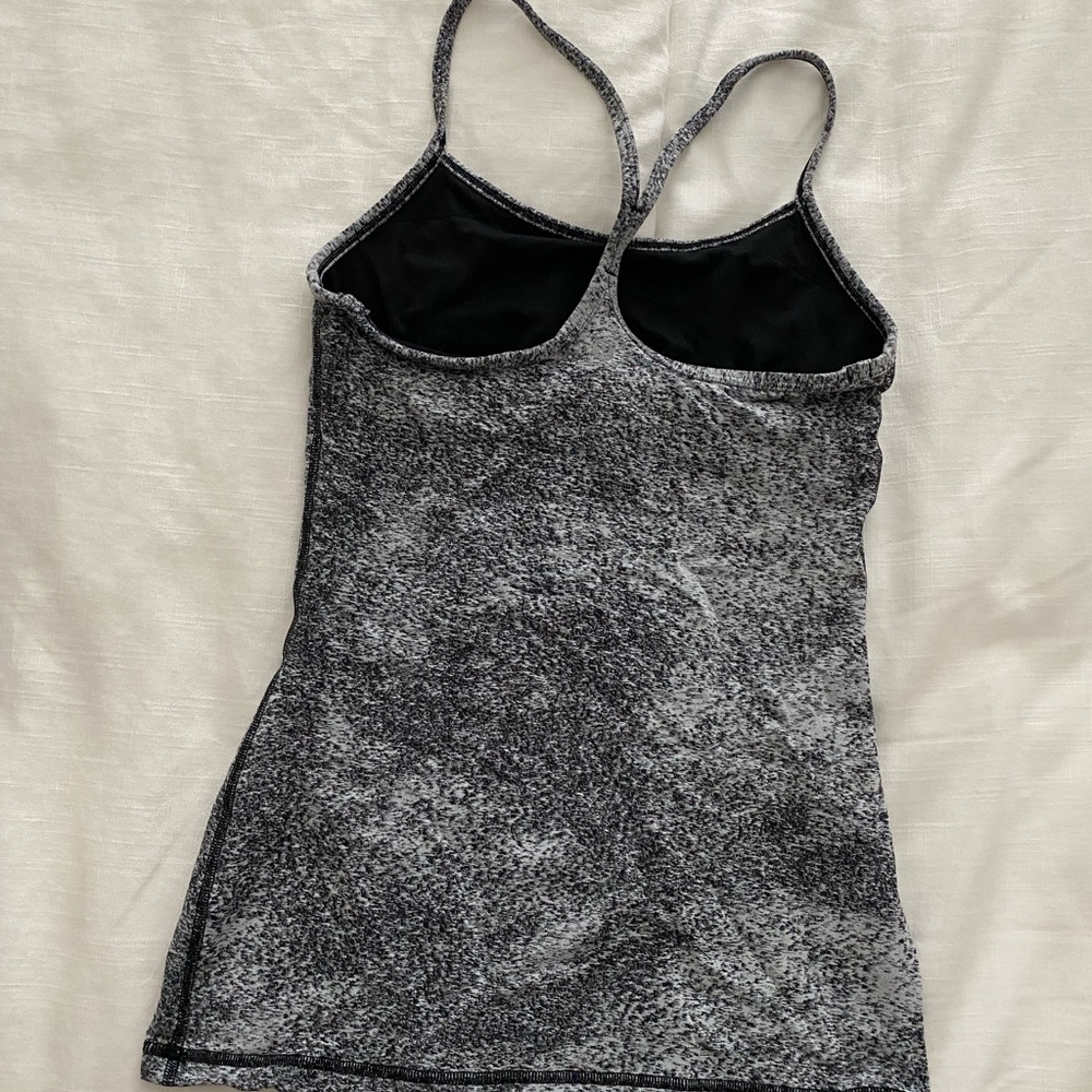 Lululemon Power Yoga Tank. Size 6